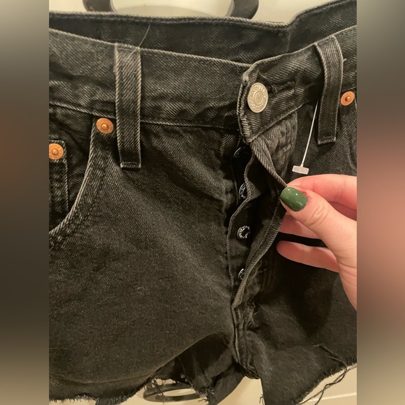 NWOT Levi’s 501 High Rise Shorts - Picture 4 of 5